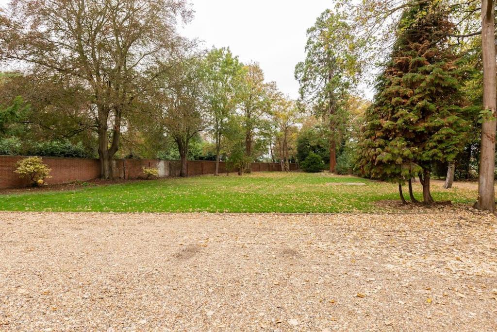 Dorney Windsor Legoland 5 Star Stay For Upto 14 Guests Esterno foto